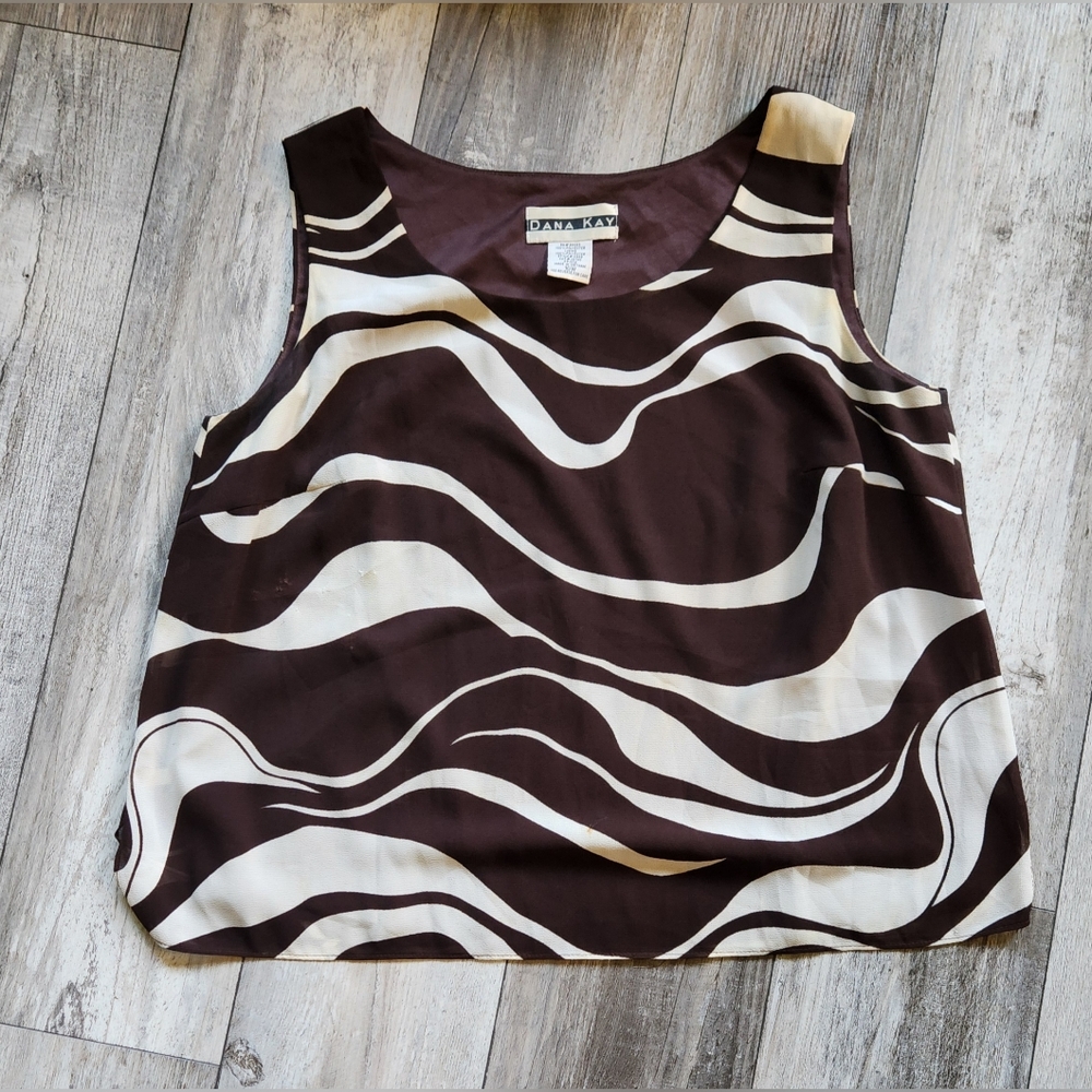 Dana Kay Sleeveless Wavy Lines Blouse-Brown/Off White